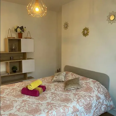 Centre Apartment *